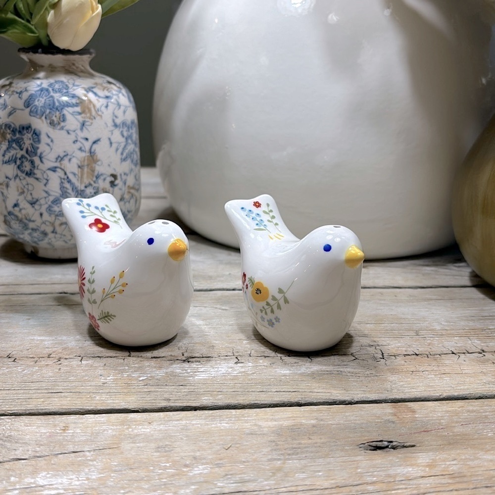 NWT Scattered Petals Salt | Pepper Shakers. 2.75”T Whimsical Bird | Floral - Picture 2 of 8